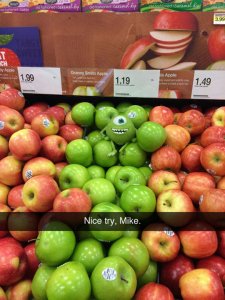 funny-Mike-apples-store-fruit